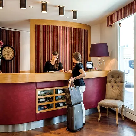 호텔 Mercure Zentrum Superior 3*