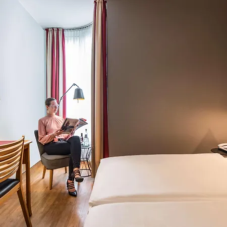מלון Mercure Zentrum Superior 3*