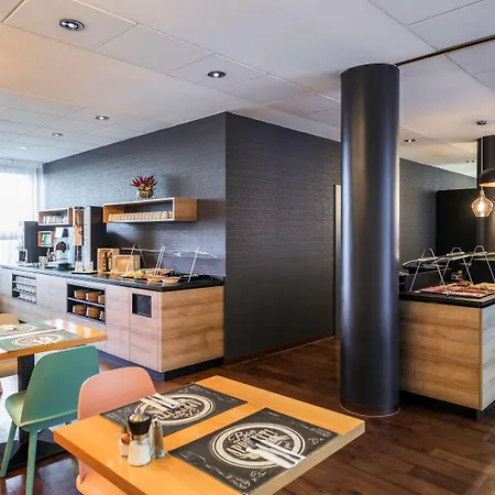 Mercure Zentrum Superior מלון 3*